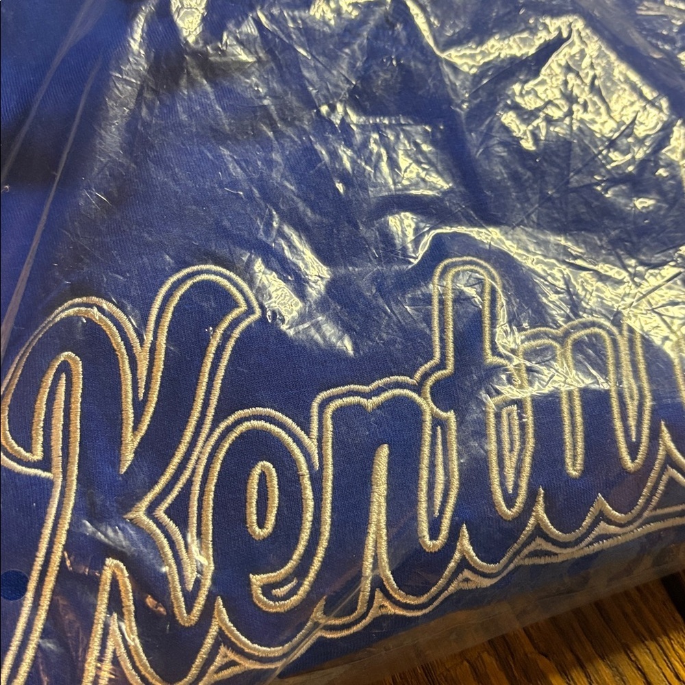 liv casual Women’s NCAA Wildcats Kentucky U Light Sweatshirt Pullover Blue/White - Picture 7 of 9